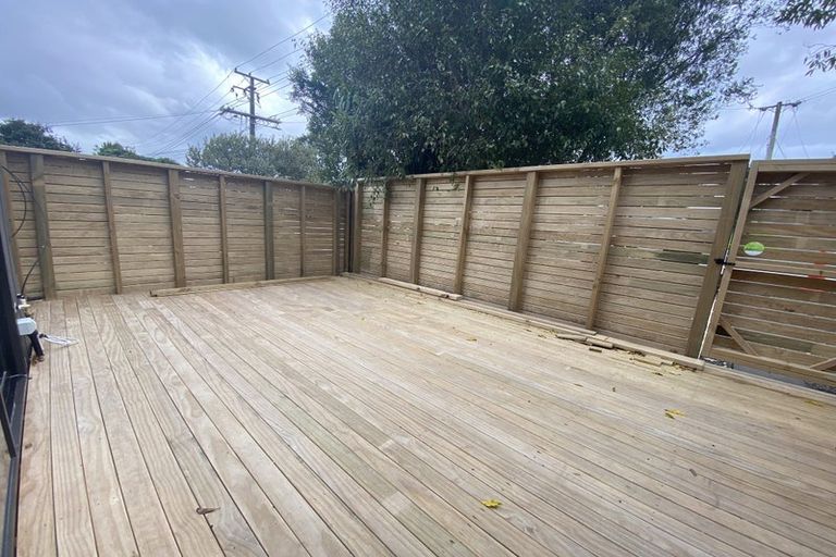 Photo of property in 2/20 Peach Road, Glenfield, Auckland, 0629