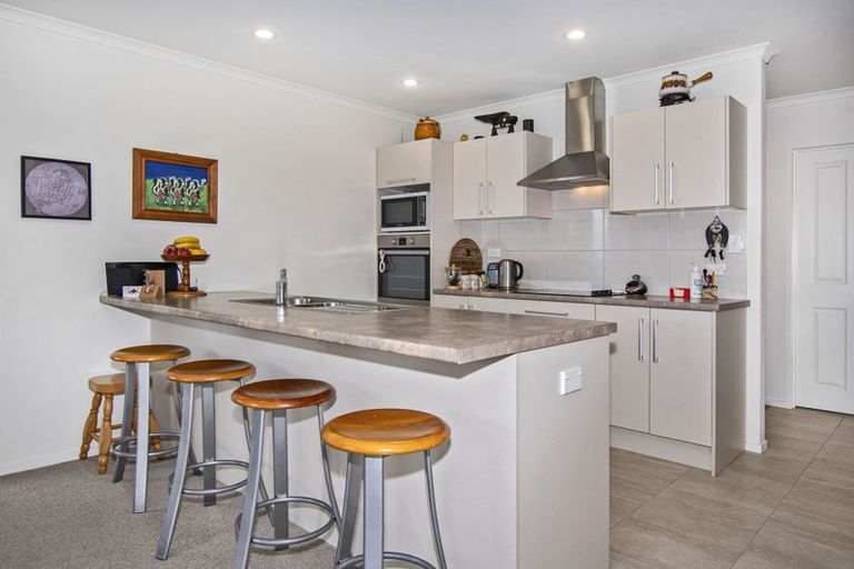 Photo of property in 16 Lochiel Place, Te Kamo, Whangarei, 0112