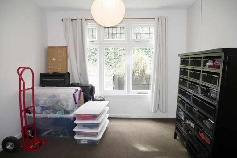 Photo of property in 7 Ticehurst Road, Lyttelton, 8082