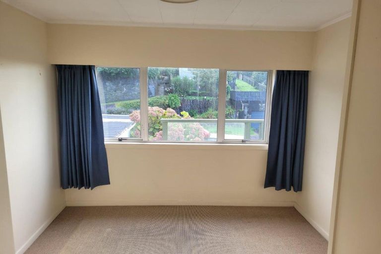 Photo of property in 55 Pioneer Road, Moturoa, New Plymouth, 4310