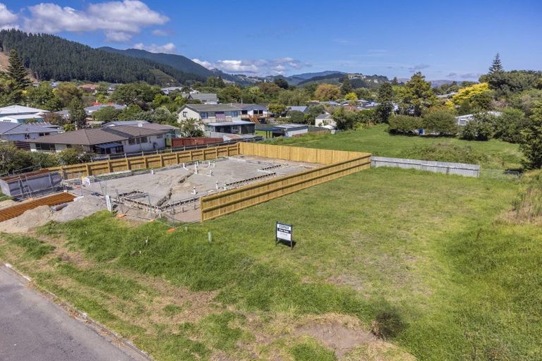 Photo of property in 19 Marere Avenue, Paraparaumu, 5032