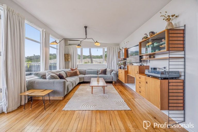 Photo of property in 7 Titiro Moana Road, Korokoro, Lower Hutt, 5012