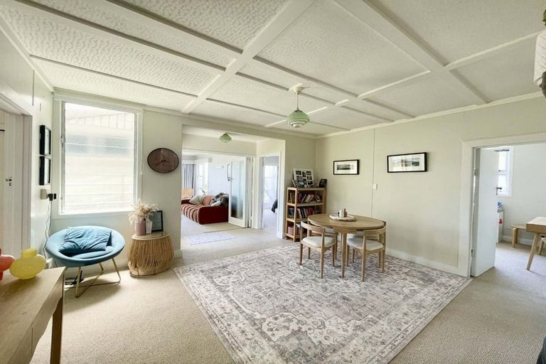 Photo of property in 9 Lismore Street, Strandon, New Plymouth, 4312