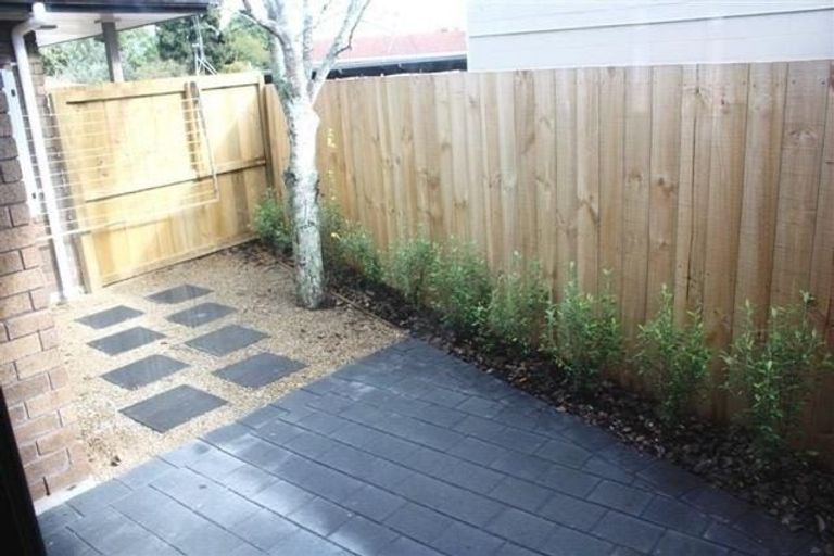 Photo of property in 4/240 Old Farm Road, Hillcrest, Hamilton, 3216