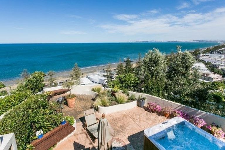 Photo of property in 24b Clyde Road, Bluff Hill, Napier, 4110