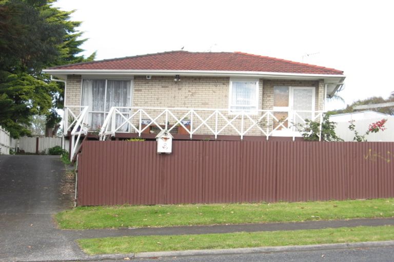 Photo of property in 8 Solo Place, Manurewa, Auckland, 2102