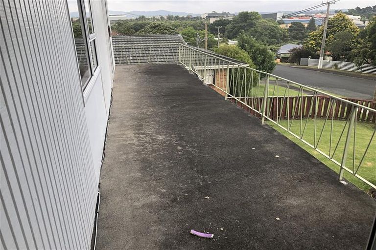 Photo of property in 49 Sherwood Avenue, Te Atatu South, Auckland, 0610