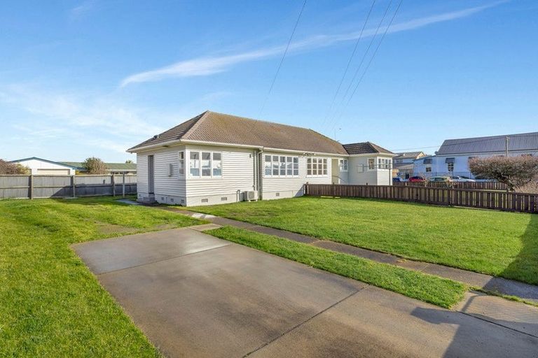 Photo of property in 12 Hardy Street, New Brighton, Christchurch, 8061