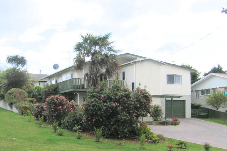 Photo of property in 2 Liston Avenue, Hilltop, Taupo, 3330