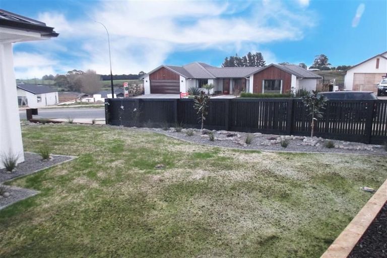 Photo of property in 1 Waikaka Place, Rototuna North, Hamilton, 3210
