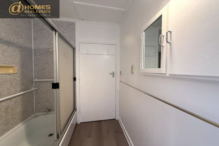 Photo of property in 17 Routley Drive, Glen Eden, Auckland, 0602