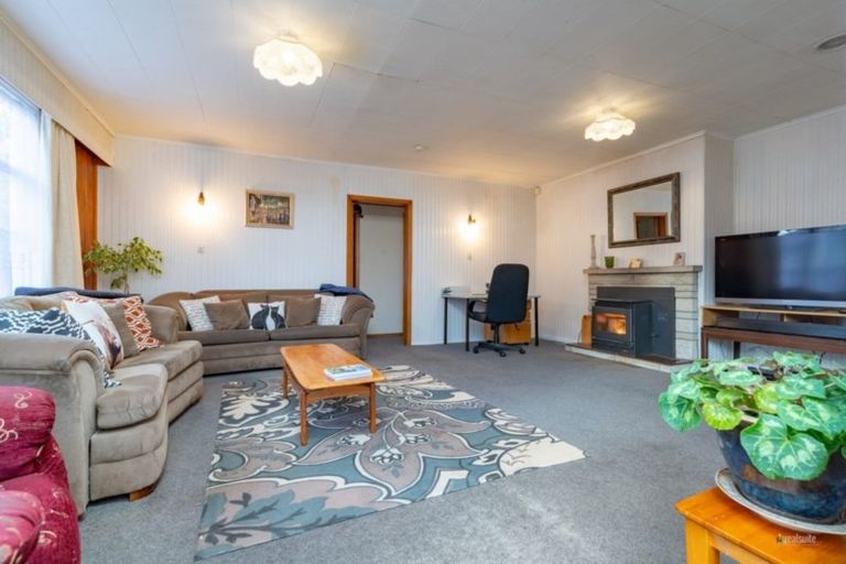 Photo of property in 18 Gibson Crescent, Naenae, Lower Hutt, 5011