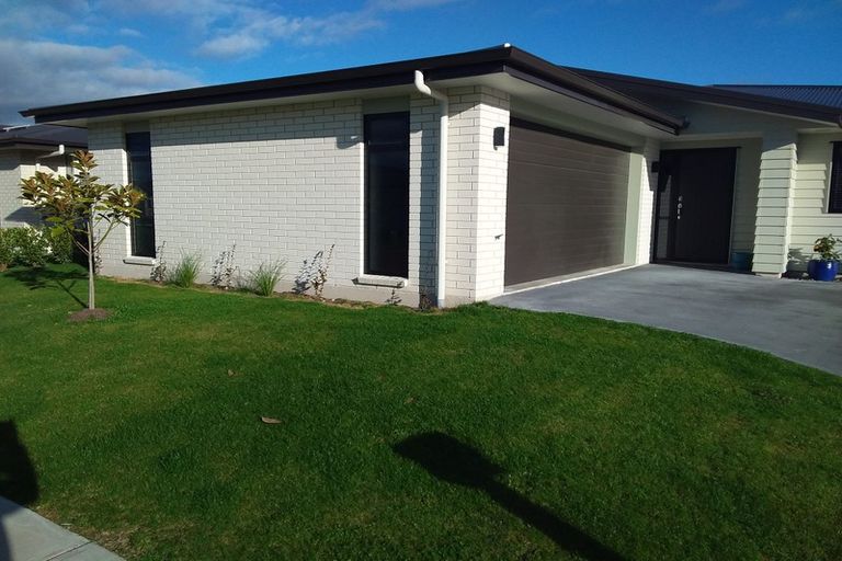 Photo of property in 35 Noumea Drive, Rangatira Park, Taupo, 3330