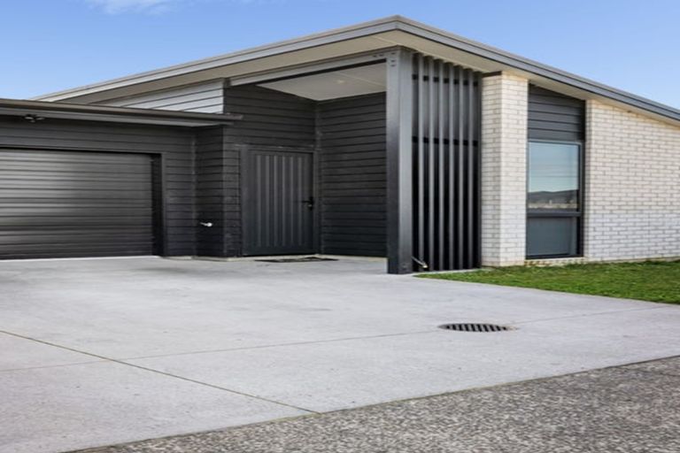 Photo of property in 10 Papaka Lane, Poike, Tauranga, 3112