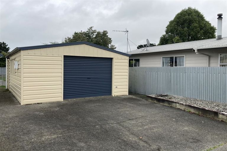 Photo of property in 14 Moore Crescent, Carterton, 5713