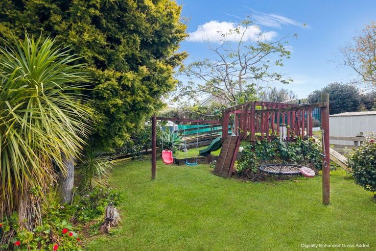 Photo of property in 32 Cemetery Road, Waiuku, 2123