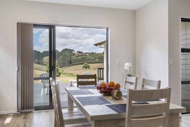 Photo of property in 6 Stile Place, Pukekohe, 2120