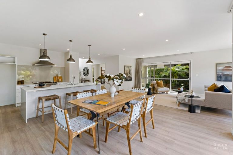 Photo of property in 284e Schnapper Rock Road, Schnapper Rock, Auckland, 0632