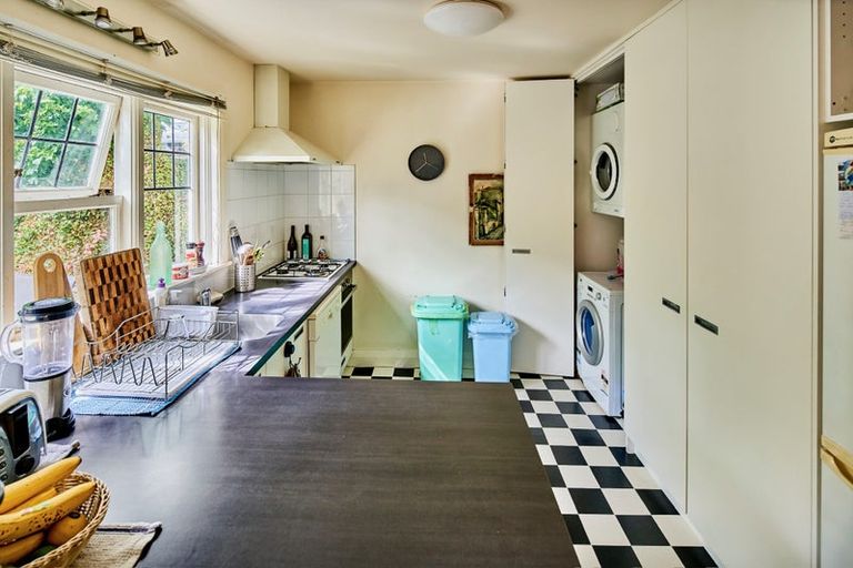 Photo of property in 2b Wilkinson Street, Oriental Bay, Wellington, 6011