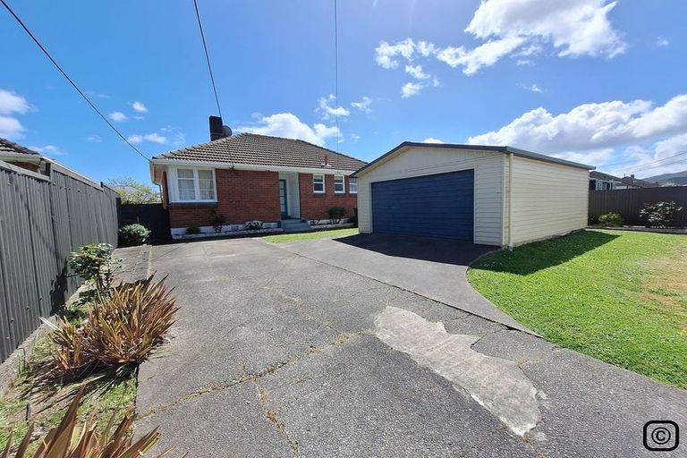 Photo of property in 73 Naenae Road, Naenae, Lower Hutt, 5011