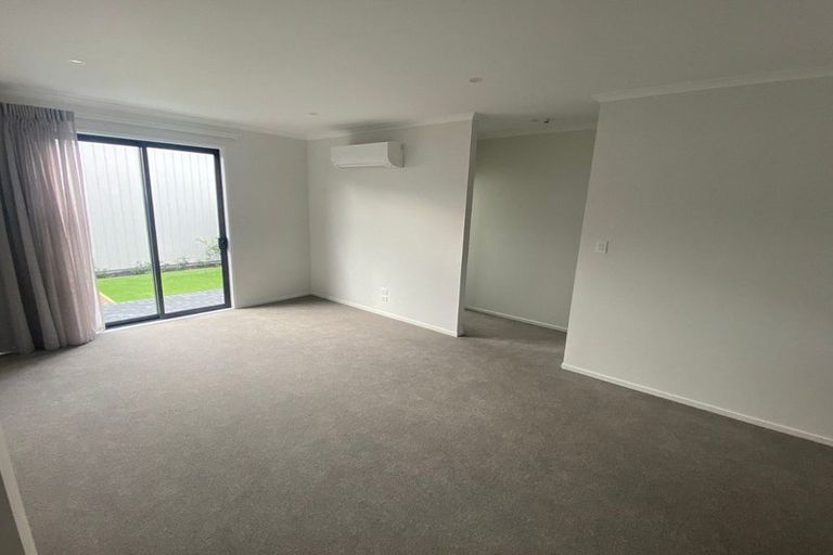 Photo of property in 44 Manarini Road, Westgate, Auckland, 0614