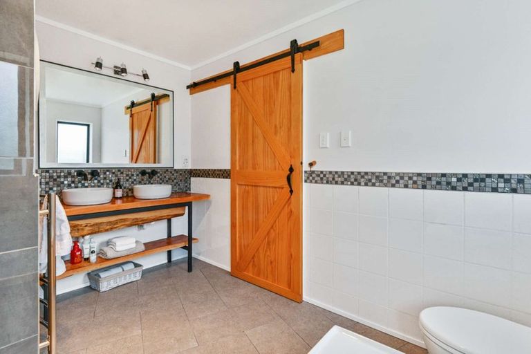 Photo of property in 109 James Cook Street, Havelock North, 4130