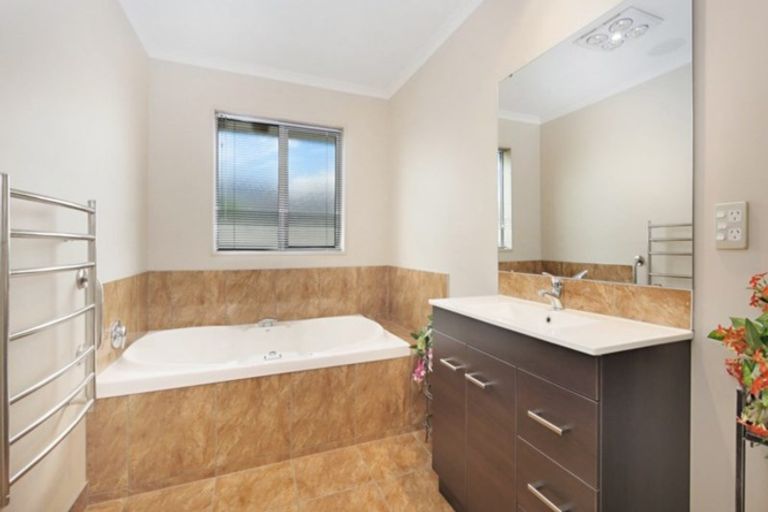 Photo of property in 16 Lynley Drive, West Melton, 7618