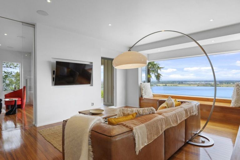 Photo of property in 36 Saint Andrews Hill Road, Mount Pleasant, Christchurch, 8081