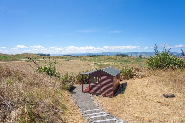 Photo of property in 17 Henham Lane, Waikawa Beach, Levin, 5573