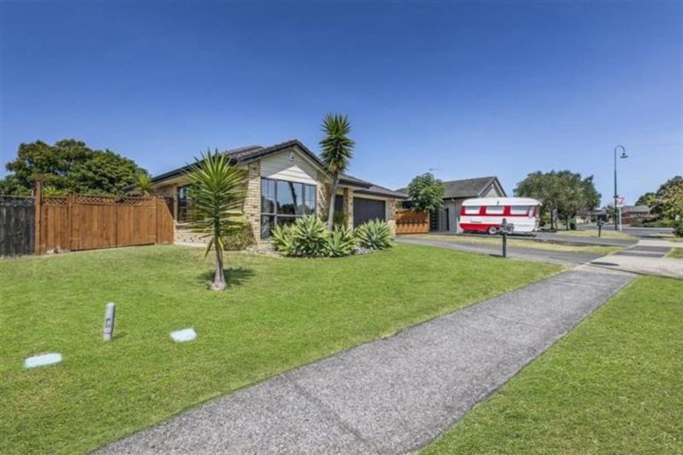 Photo of property in 202 Wattle Farm Road, Wattle Downs, Auckland, 2103