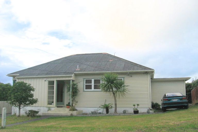 Photo of property in 33 Sidlaw Street, Strathmore Park, Wellington, 6022