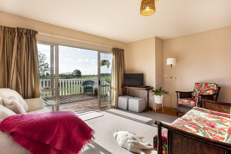 Photo of property in 37 Te Pua School Road, Helensville, 0875