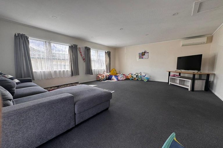 Photo of property in 1/26 Plunket Avenue, Papatoetoe, Auckland, 2104