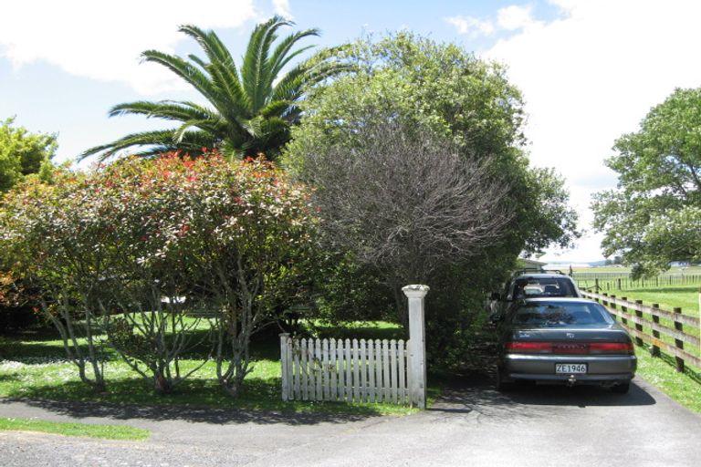 Photo of property in 19 Village Way, Ardmore, Papakura, 2582