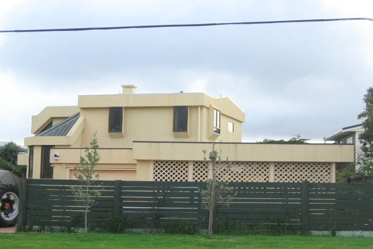 Photo of property in 103 Manly Street, Paraparaumu Beach, Paraparaumu, 5032