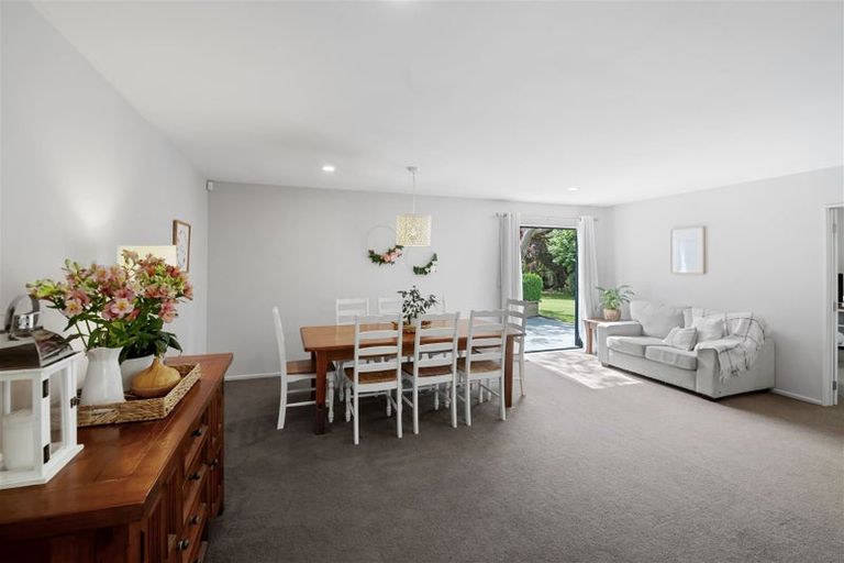 Photo of property in 9 Gwen Place, Redwood, Christchurch, 8051