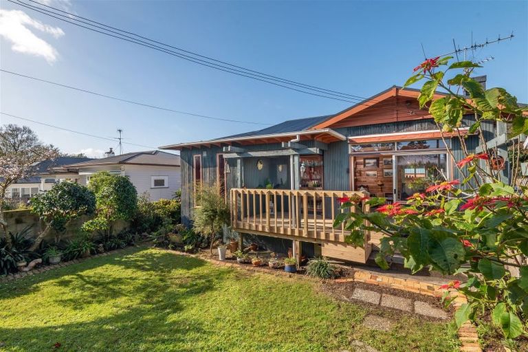 Photo of property in 69 Martin Avenue, Mount Albert, Auckland, 1025