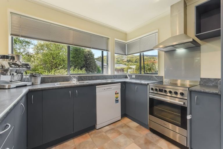 Photo of property in 8 Ngawhatu Road, Stoke, Nelson, 7011