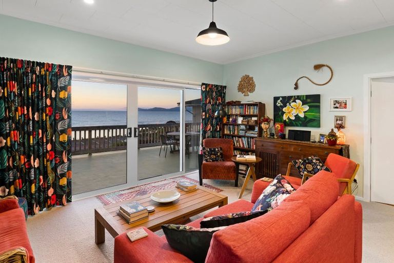 Photo of property in 136 The Parade, Paekakariki, 5034