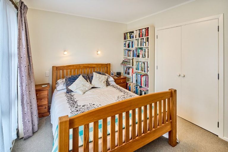 Photo of property in 46 Homewood Crescent, Karori, Wellington, 6012