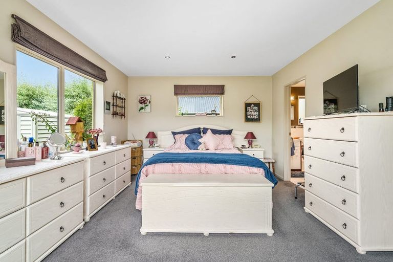 Photo of property in 22 Hoffman Court, Waikiwi, Invercargill, 9810