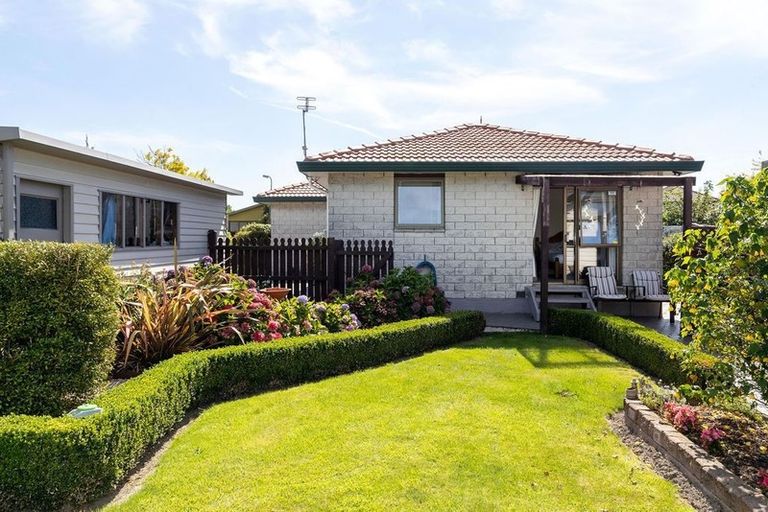 Photo of property in 3 Prudhoe Lane, Northcote, Christchurch, 8052