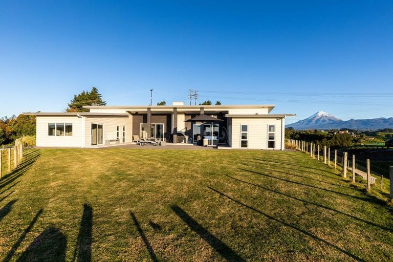 Photo of property in 576a Mangorei Road, Mangorei, New Plymouth, 4371
