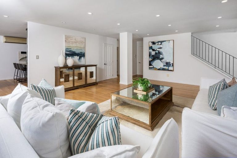 Photo of property in 78 Medallion Drive, Oteha, Auckland, 0632