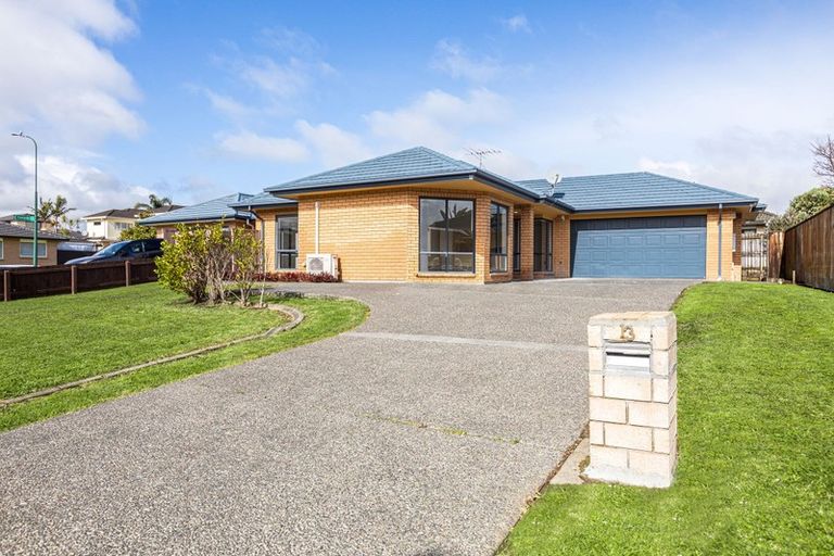 Photo of property in 13 Attymon Lane, East Tamaki, Auckland, 2016