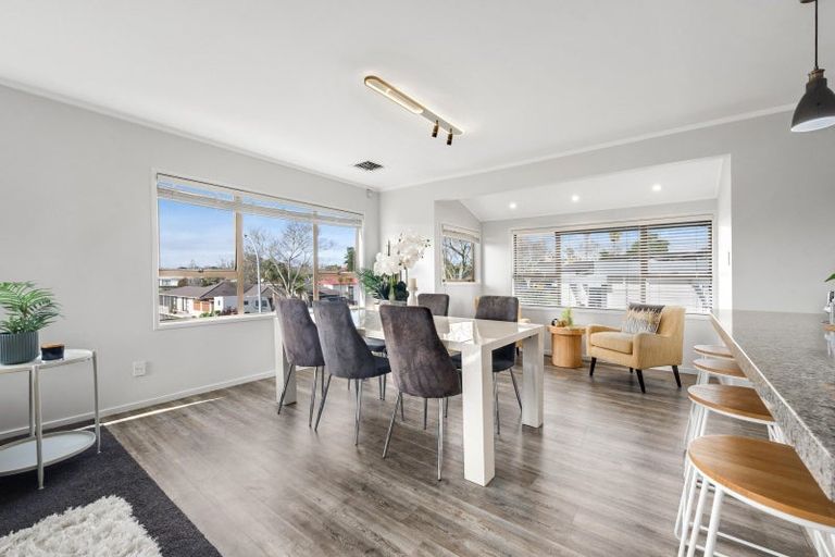 Photo of property in 12 Davita Place, Farm Cove, Auckland, 2012