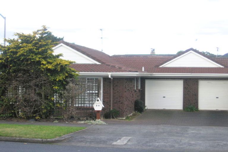 Photo of property in 2/10a Youngs Road, Papakura, 2110