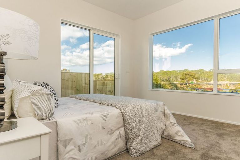 Photo of property in 14 Tauwaka Crescent, Riverhead, 0820