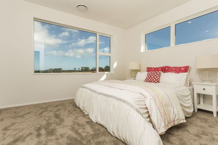 Photo of property in 14 Tauwaka Crescent, Riverhead, 0820