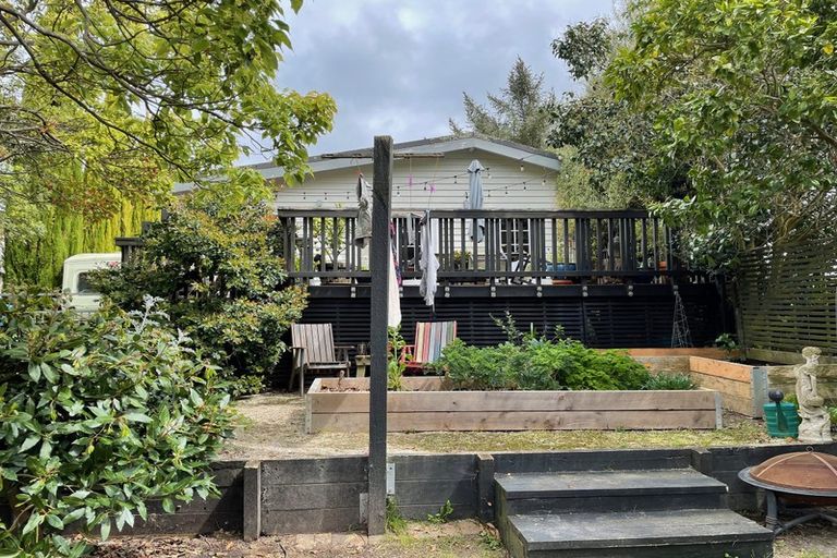 Photo of property in 46 Beach Haven Road, Beach Haven, Auckland, 0626